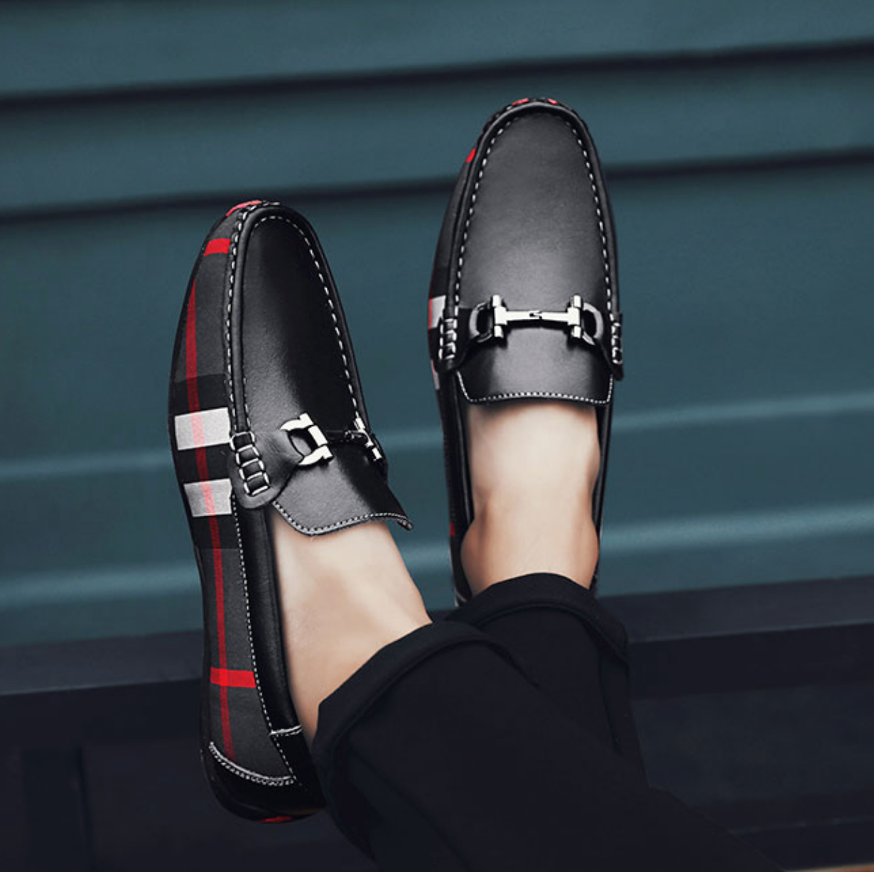 The Men Black And Dark Red Designer Check Loafer Shoes