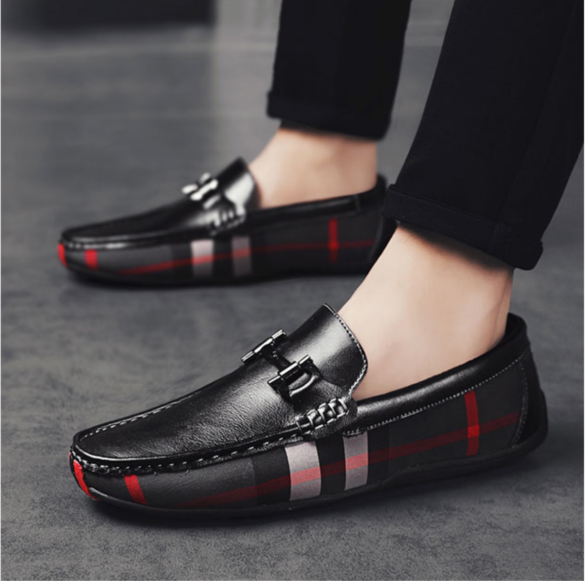 The Men Black And Dark Red Designer Check Loafer Shoes