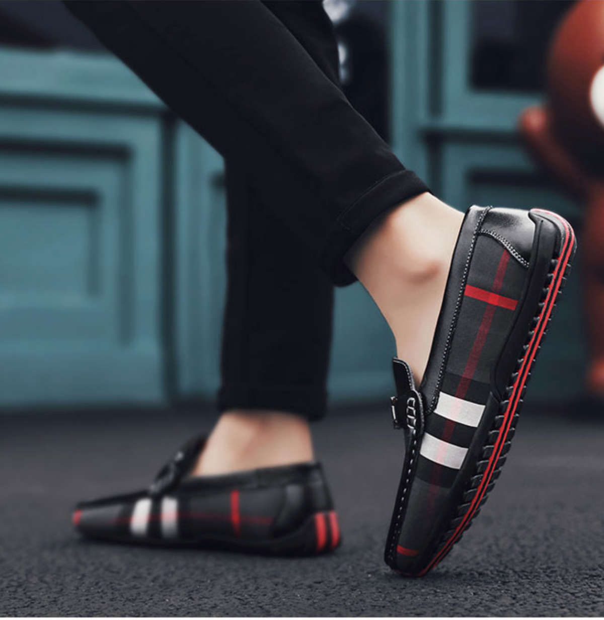 The Men Black And Dark Red Designer Check Loafer Shoes